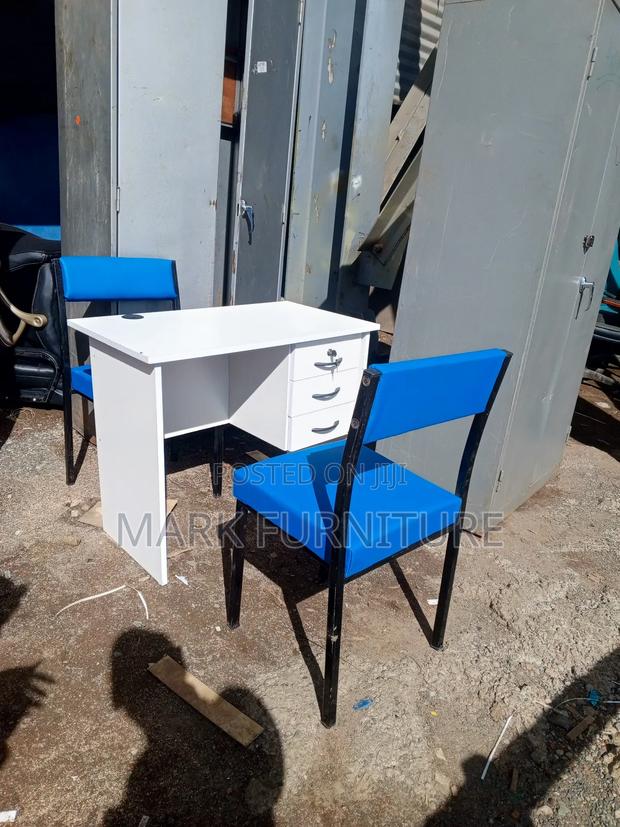 Manicure Table and Chairs