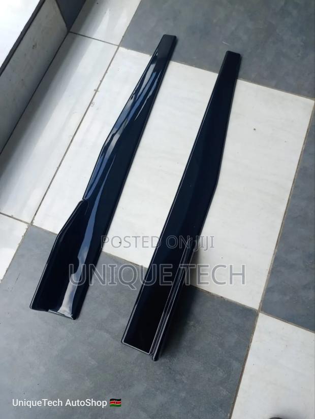 2 PCS Set Car Side Skirts _Black Colour