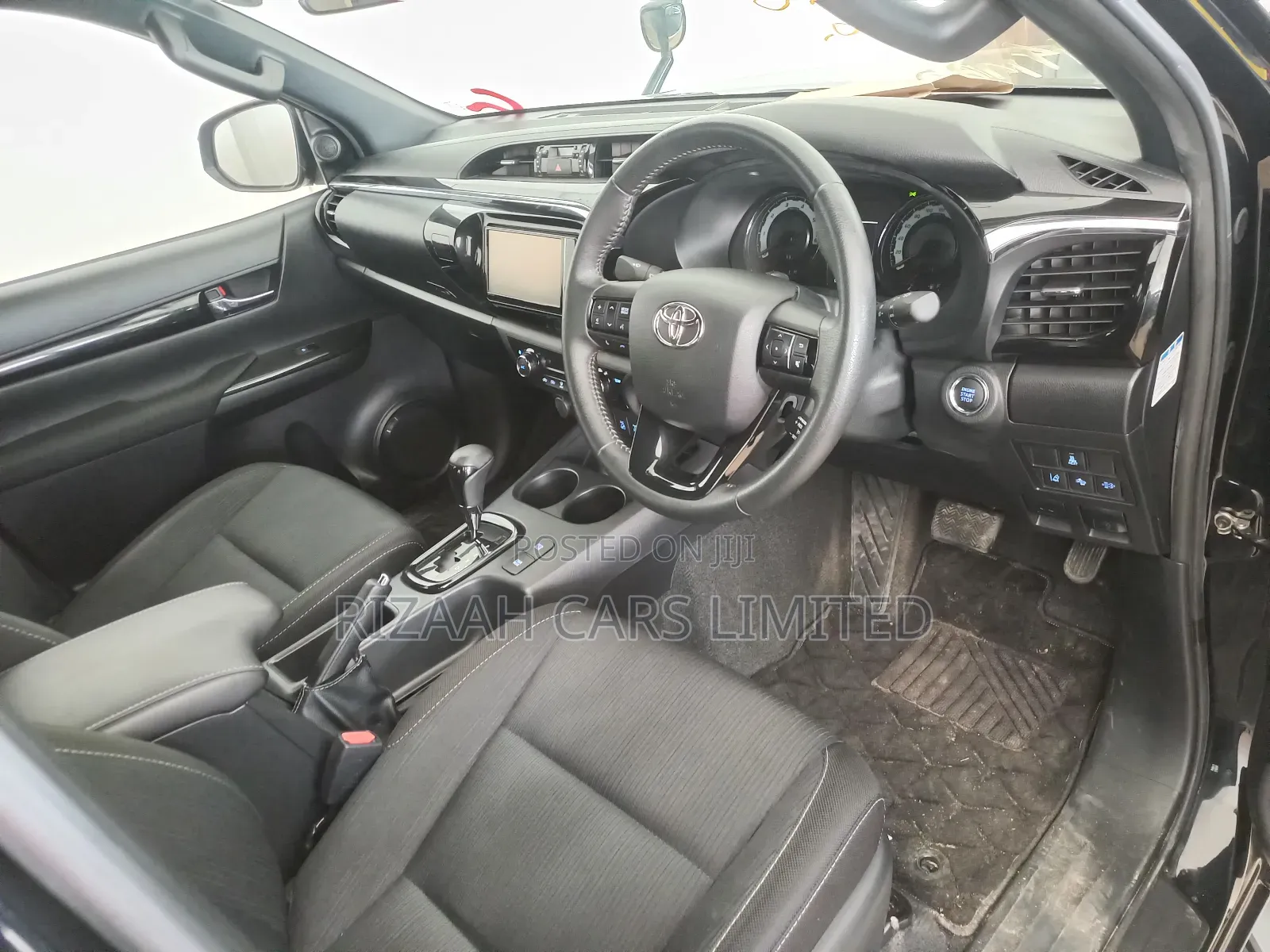 Toyota Hilux 2019 Black