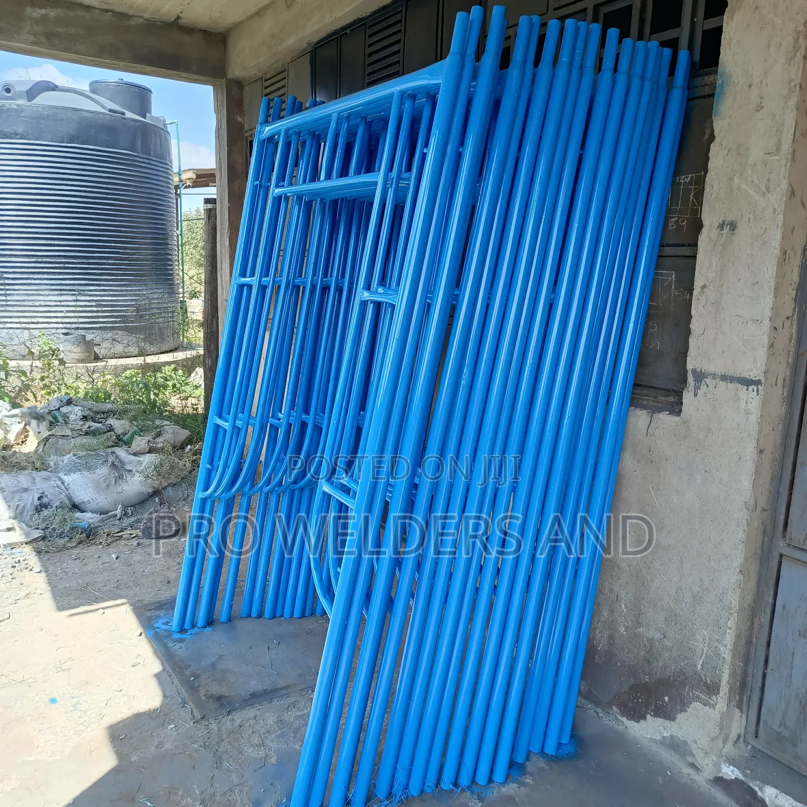"Heavy-Duty Steel Scaffolds – Strong Affordable"