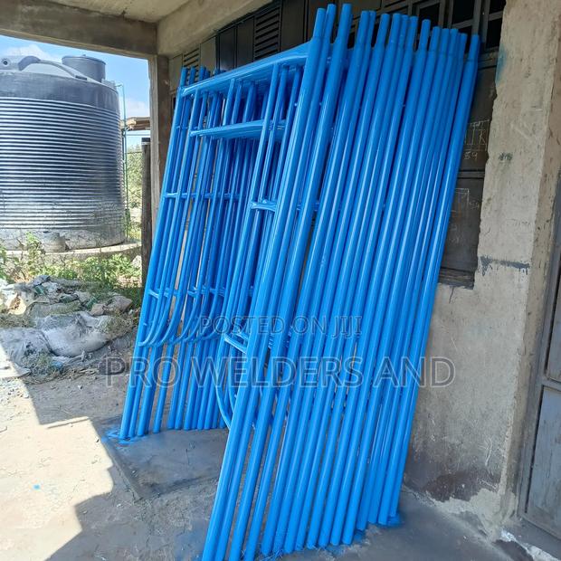 "Heavy-Duty Steel Scaffolds – Strong Affordable" - thumbnail 2