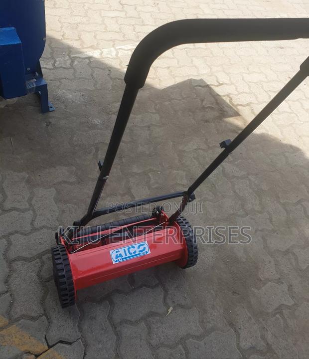 Manual Mowers Machine