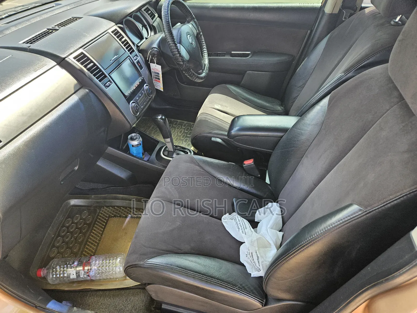 Nissan Tiida 2011 Gold