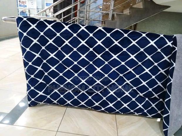 Warm Woolen Blanket Available - thumbnail 2