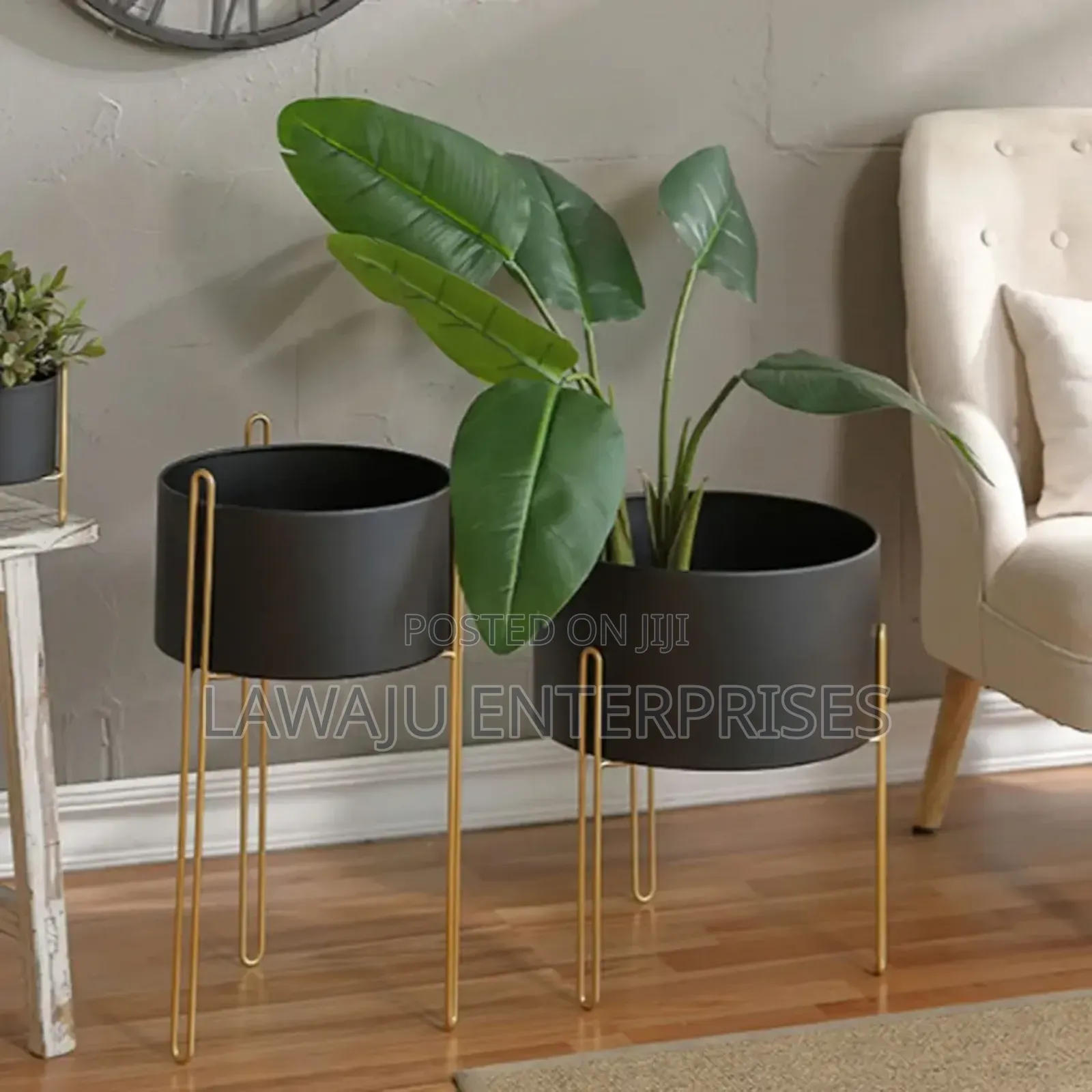 2 Pc Planter With Gold Stand