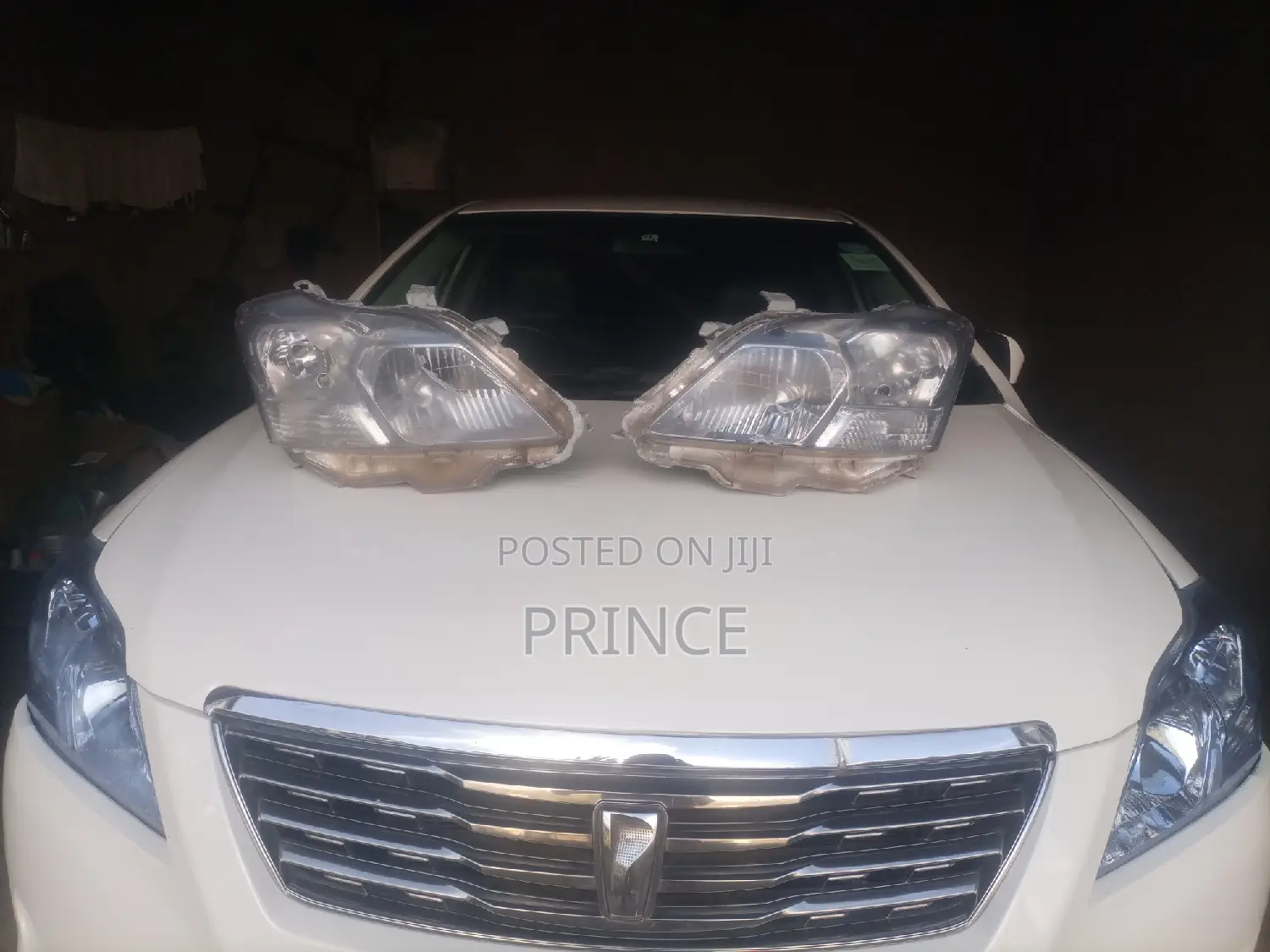Toyota Premio 260, Left Side Xenon Headlamps Ex-Japan.