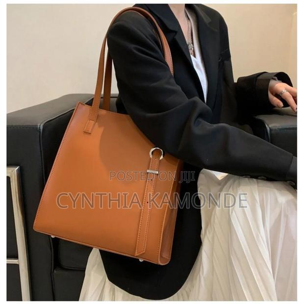 Women Handbag - thumbnail 4