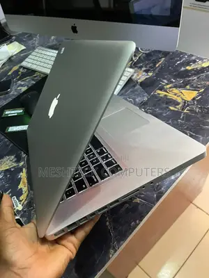Laptop Apple MacBook Pro 2011 4GB Intel Core i7 SSD 256GB