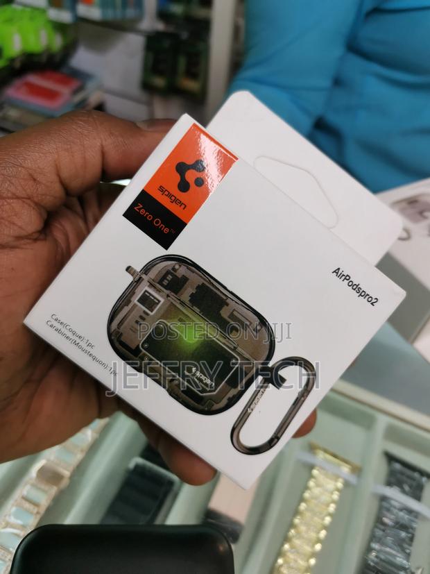 Spigen Airpod Pro 2 Clear Case - thumbnail 2