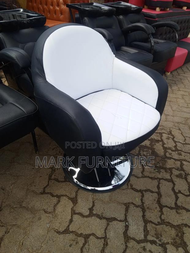 Salon Styling Chair - thumbnail 2