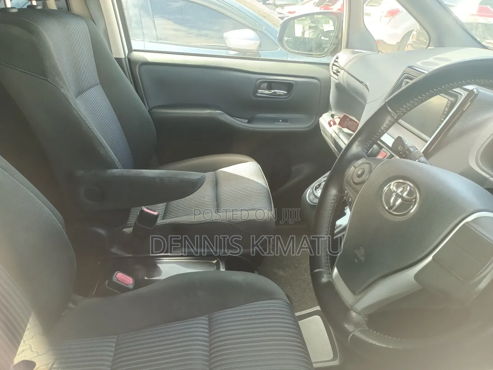 Toyota Voxy 2017 White