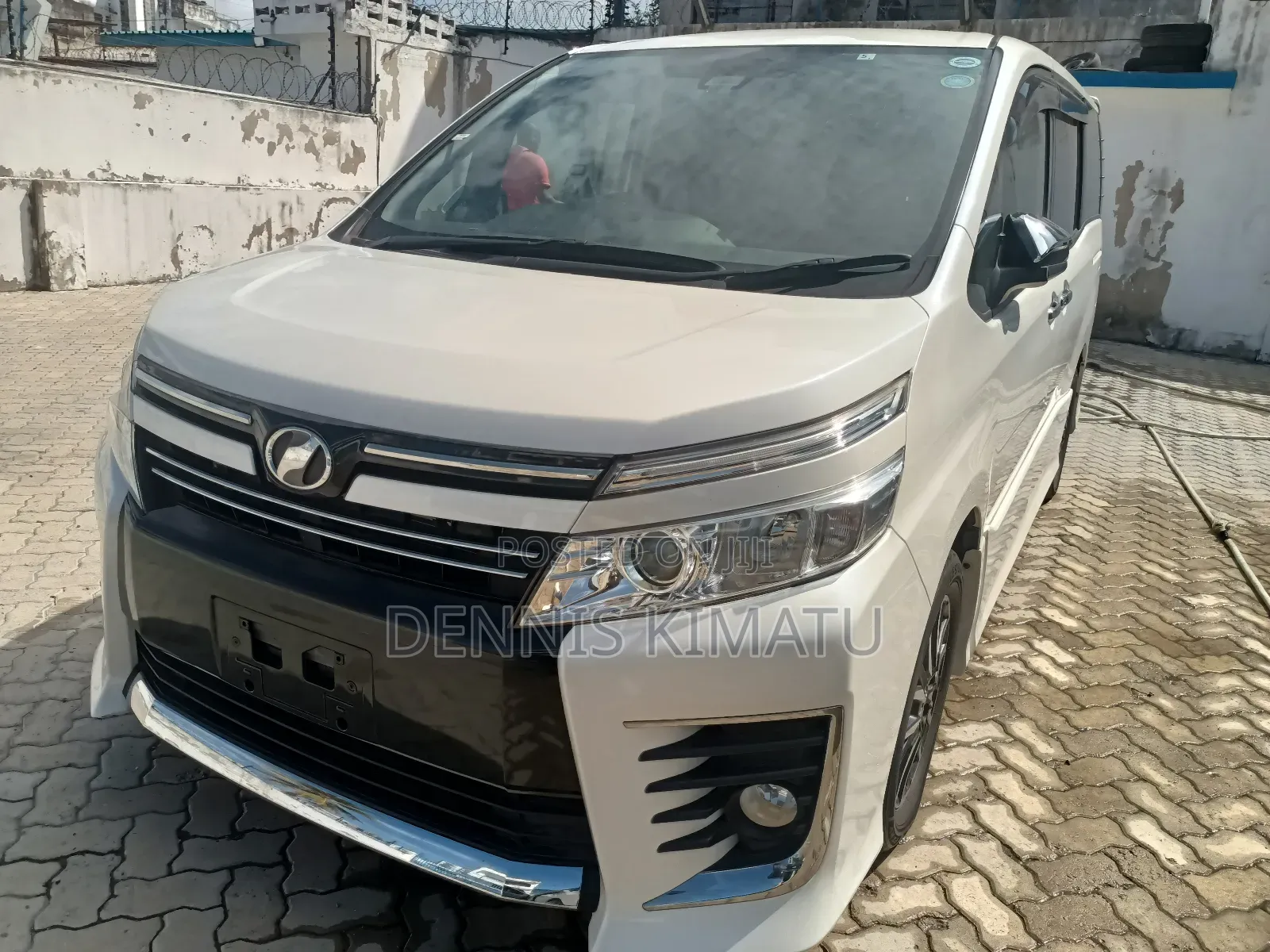Toyota Voxy 2017 White