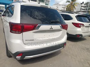 Mitsubishi Outlander 2017 White