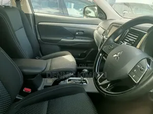 Mitsubishi Outlander 2017 White