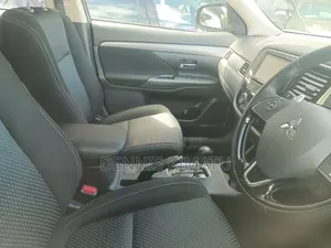 Mitsubishi Outlander 2017 White