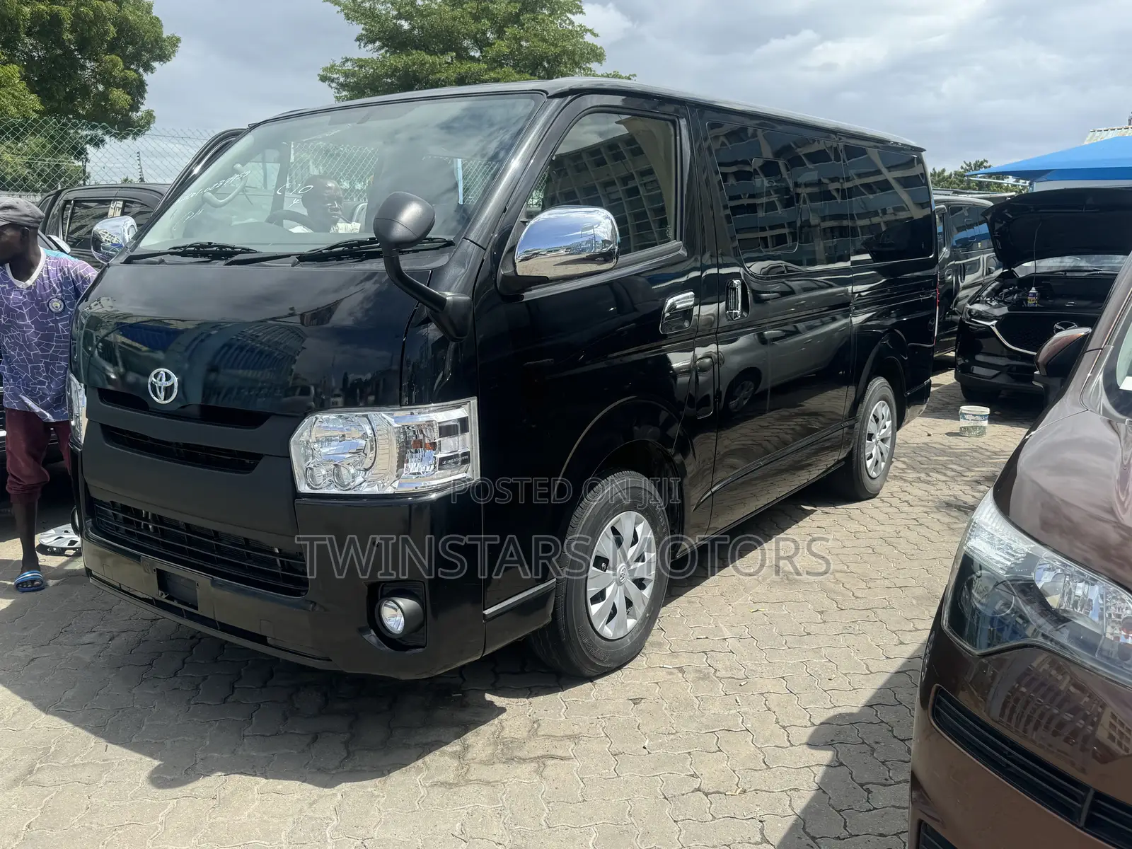 Toyota Regius 2017 Black