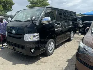 Toyota Regius 2017 Black