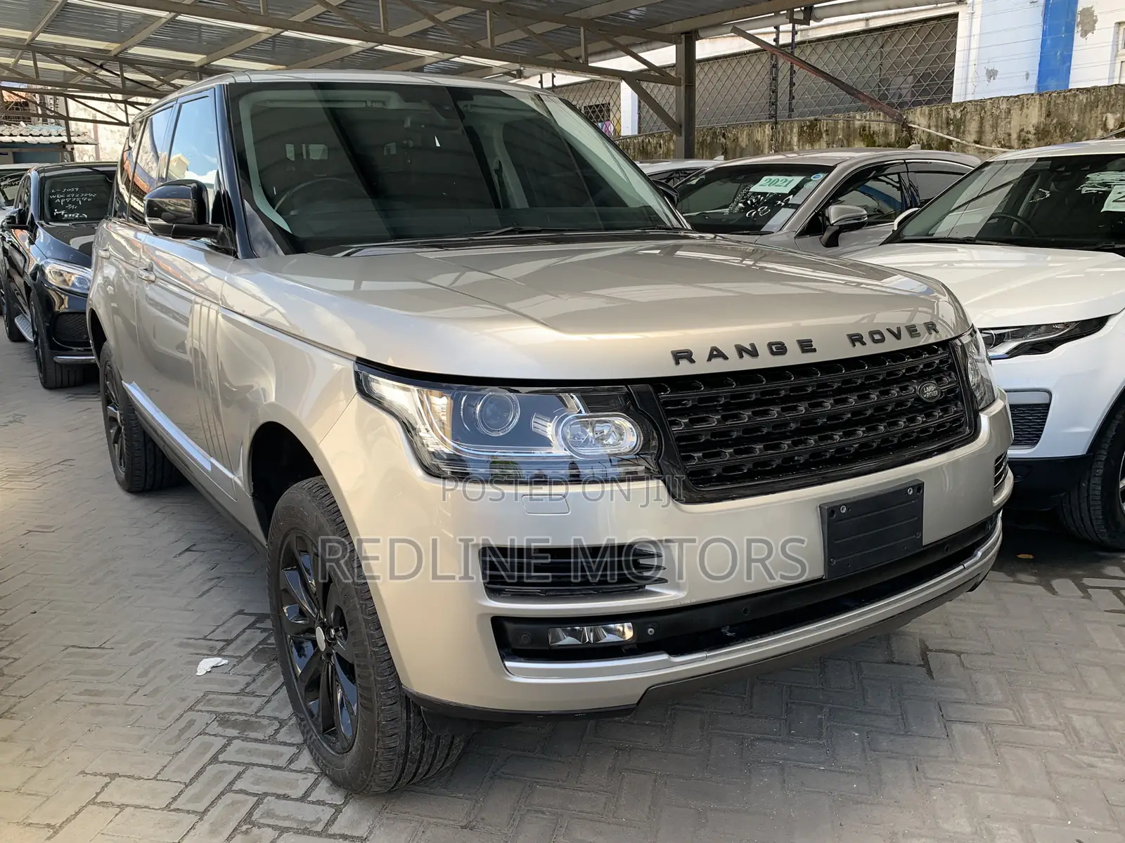 Land Rover Range Rover Vogue 2016 Gold
