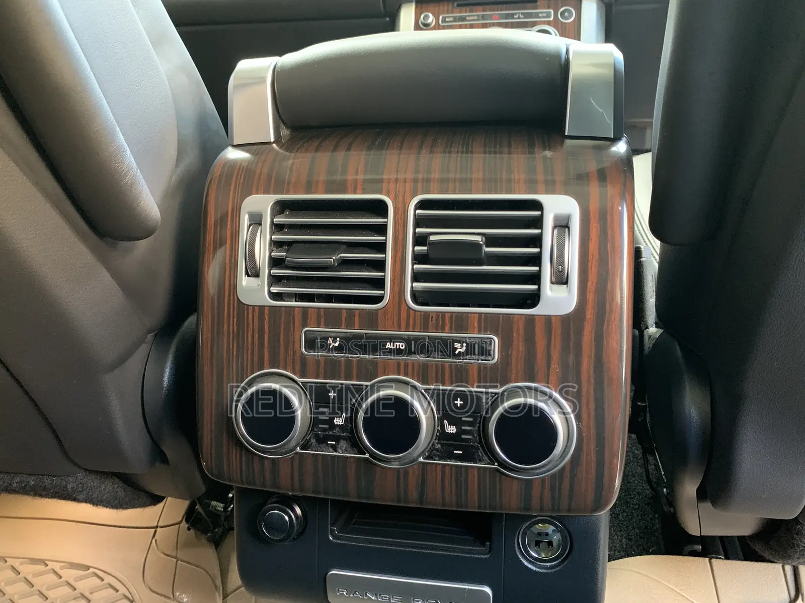 Land Rover Range Rover Vogue 2016 Gold
