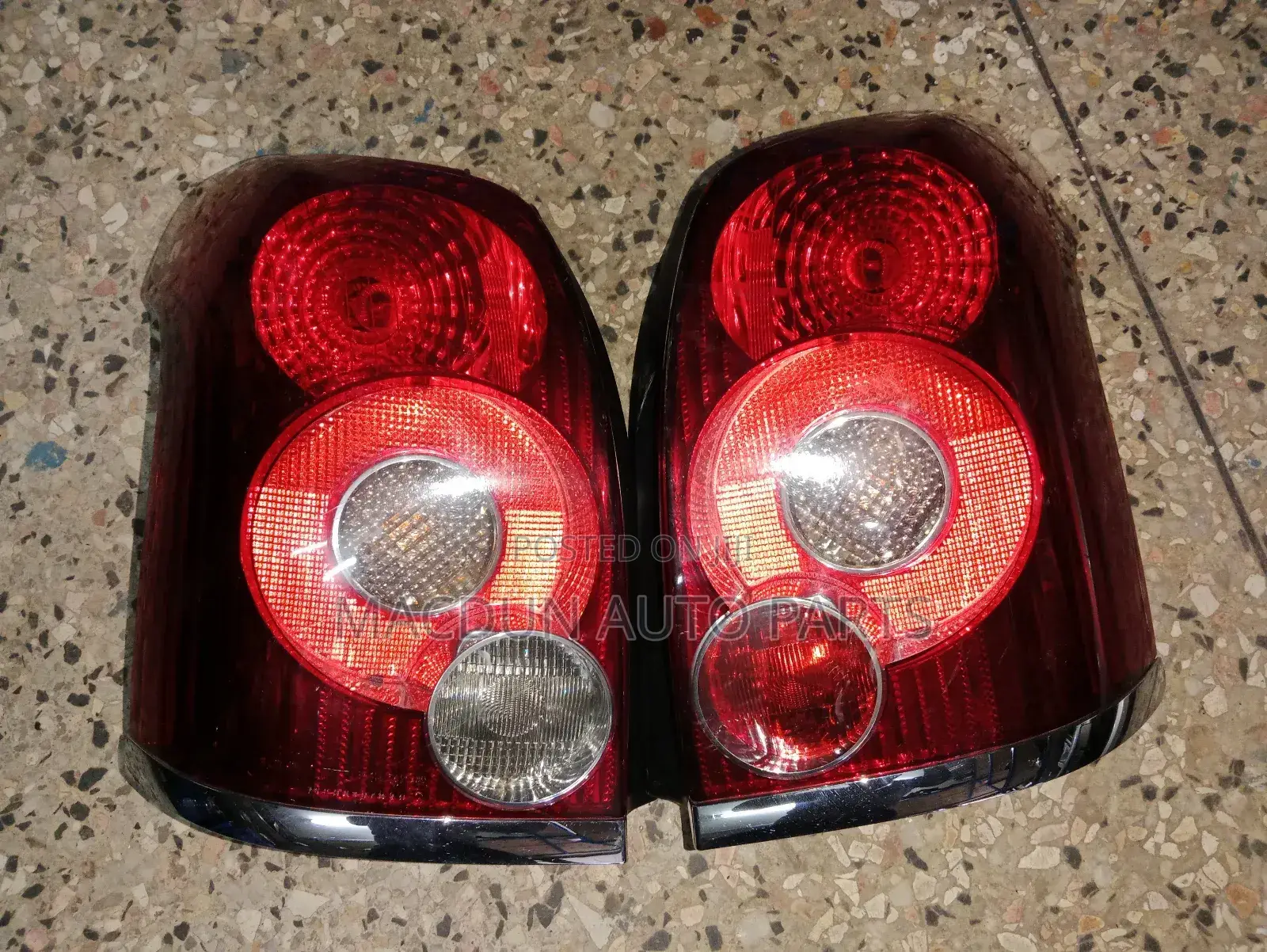 Toyota Avensis Station Wagon Tail Lights