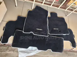 Land Cruiser V8 Lc200 Floor Mats