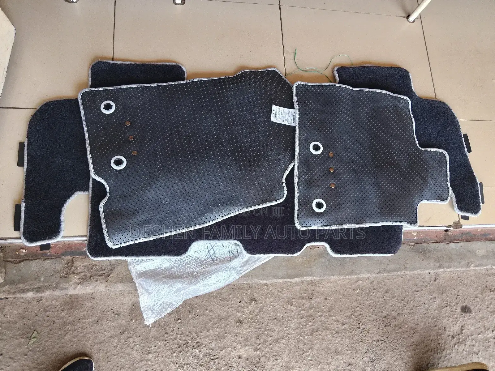 Land Cruiser V8 Lc200 Floor Mats