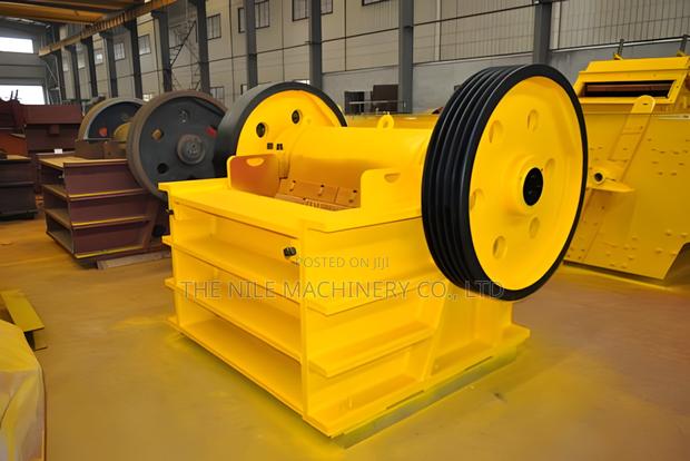 High Efficiency 30kw 16-60 T/H Jaw Stone Crushing Machine - main view