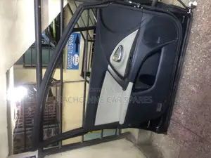 Toyota Avensis 2015 Front Door