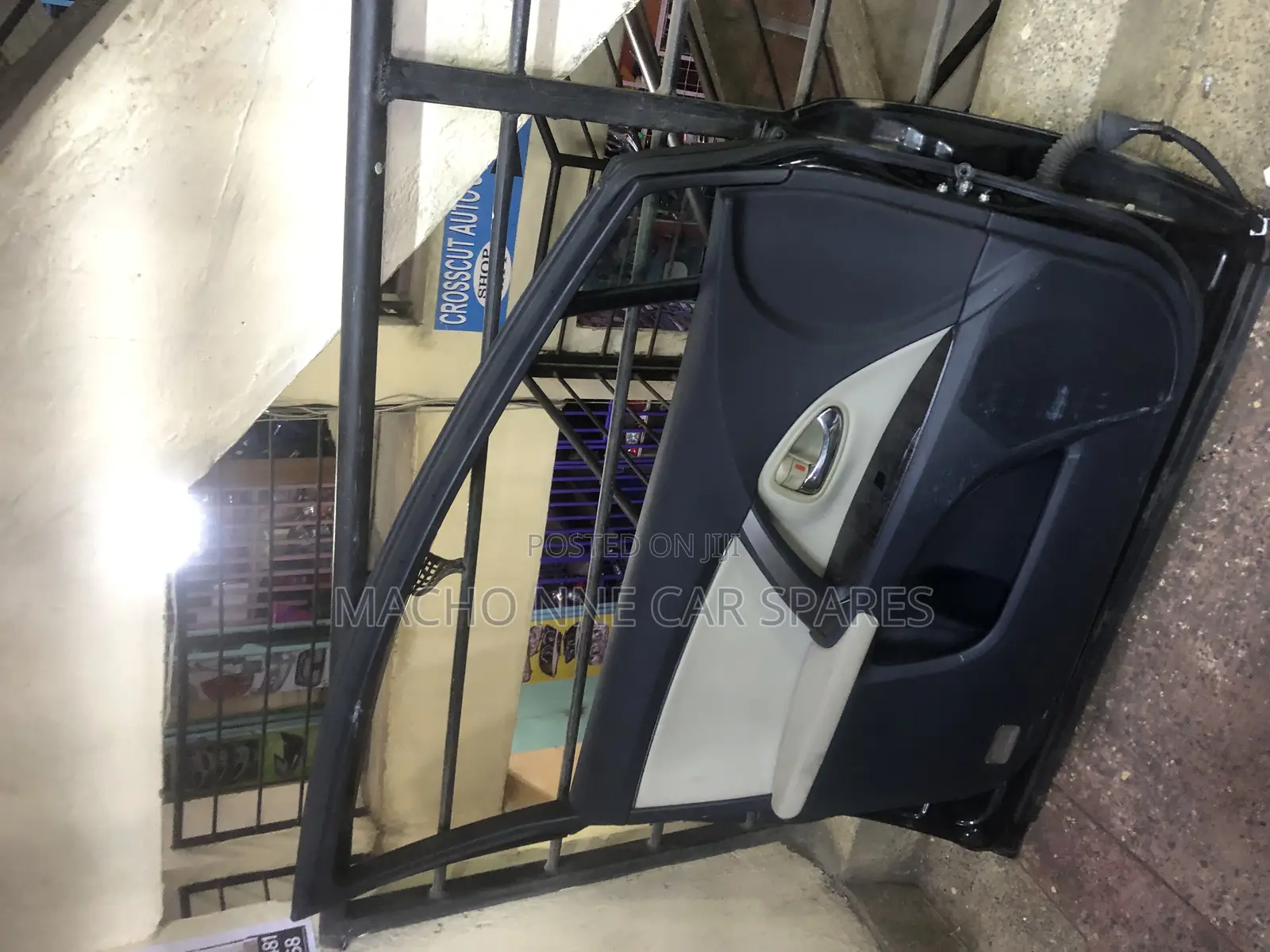 Toyota Avensis 2015 Front Door