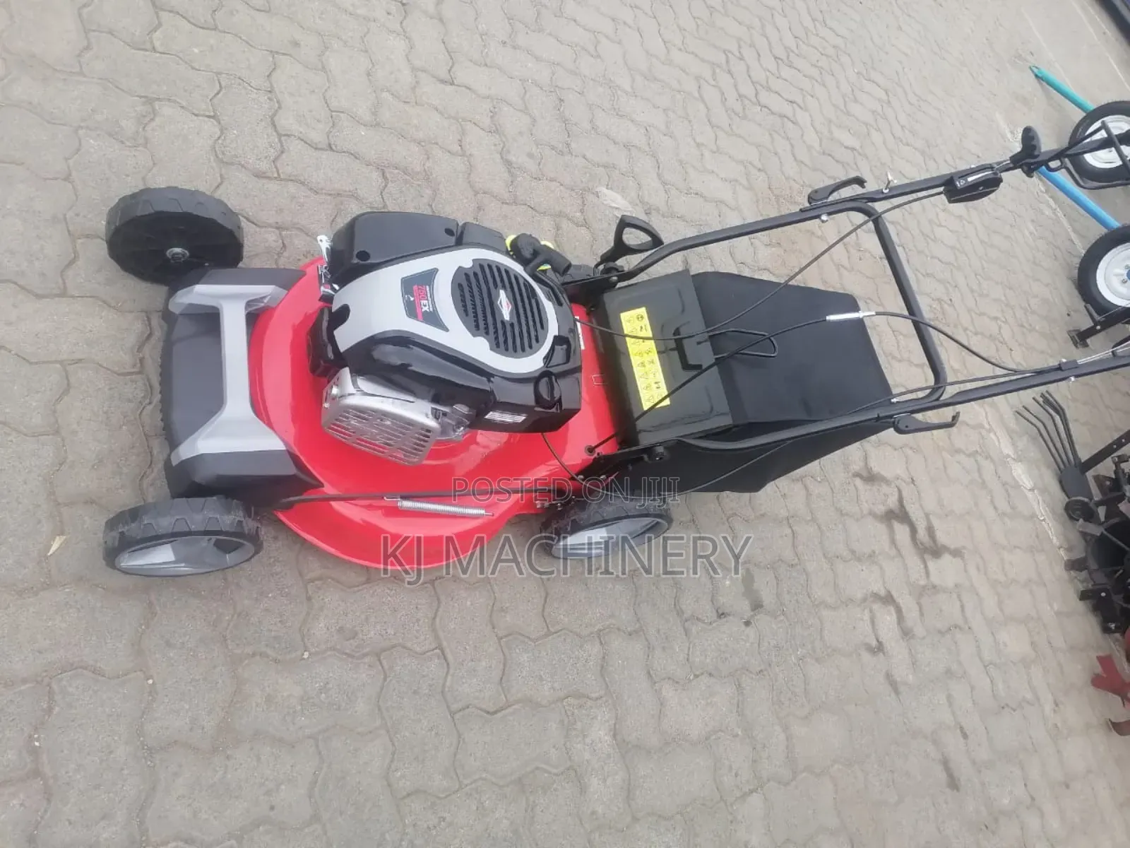 Briggs and Stratton Gasoline Lawn Mower 18inches.