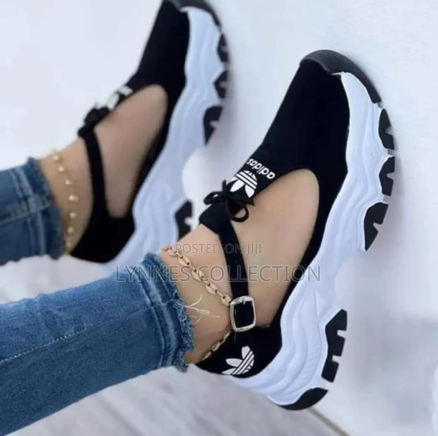 Adidas Ladies Sneakers - thumbnail 2