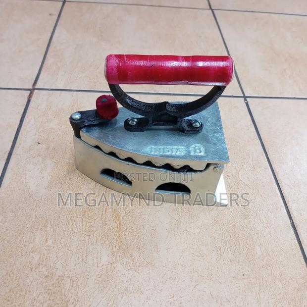 Iron Box for Charcoal/Imported Dry Ironing Box - thumbnail 4