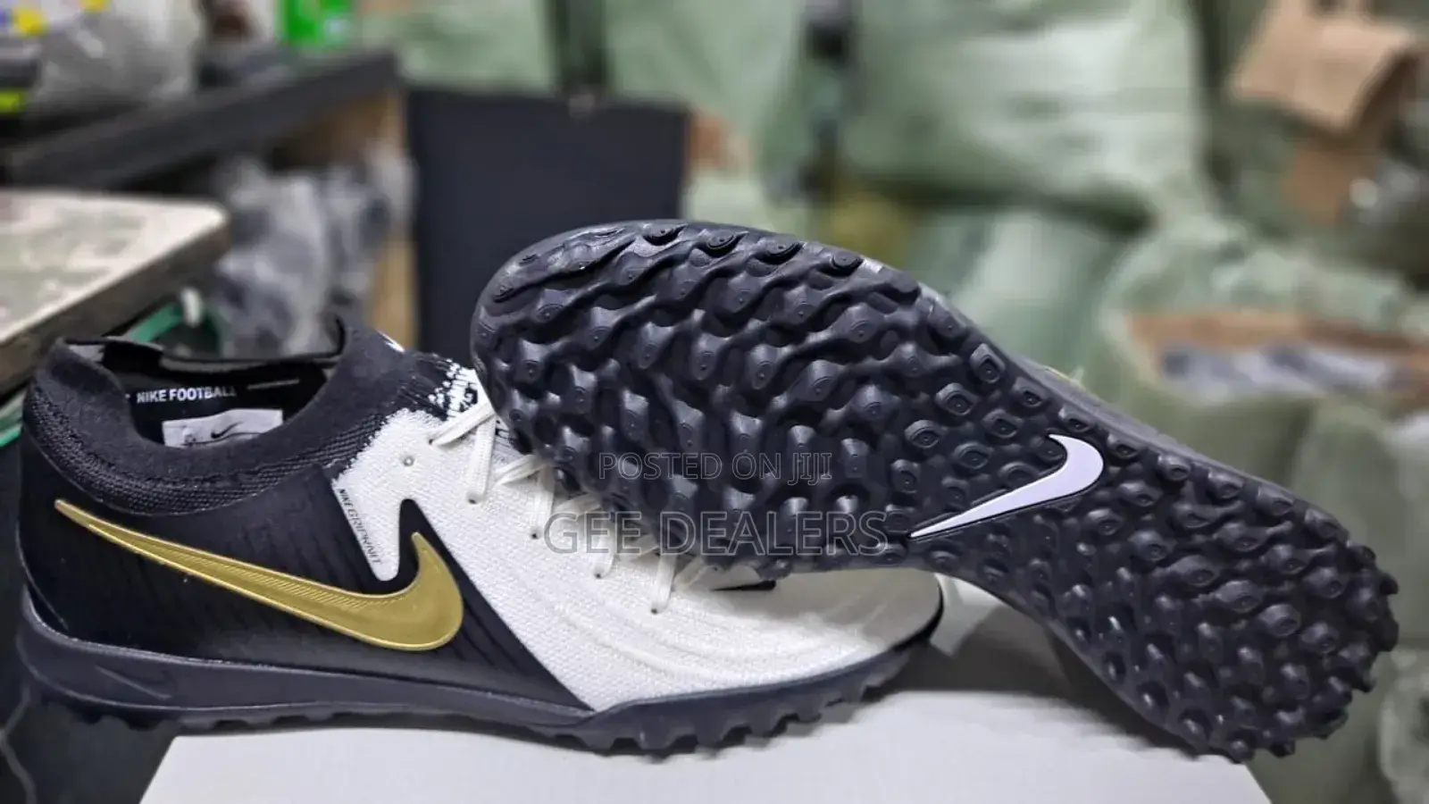 Phantom Gx Football Trainer Shoes>Soccer Trainer Shoes