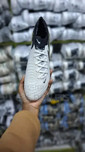 Phantom Gx Soccer Trainer Shoes >Football Trainer Shoes