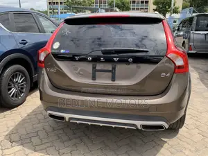 Volvo V60 2017 Brown