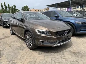Volvo V60 2017 Brown
