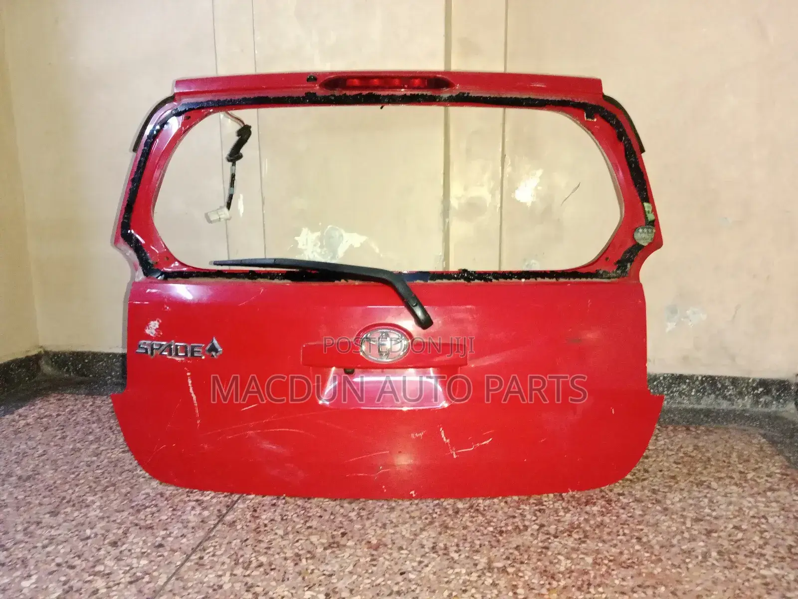 Toyota Spade Boot/ Tail Gate
