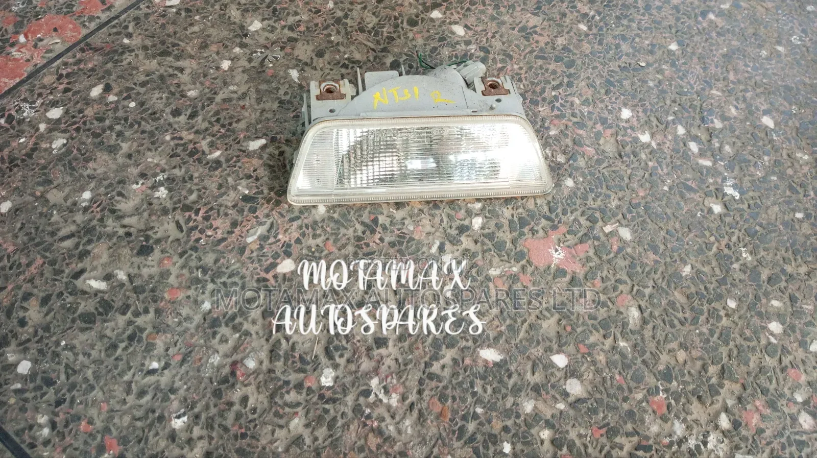 Nissan X-Trail NT31 Bumper Reflector