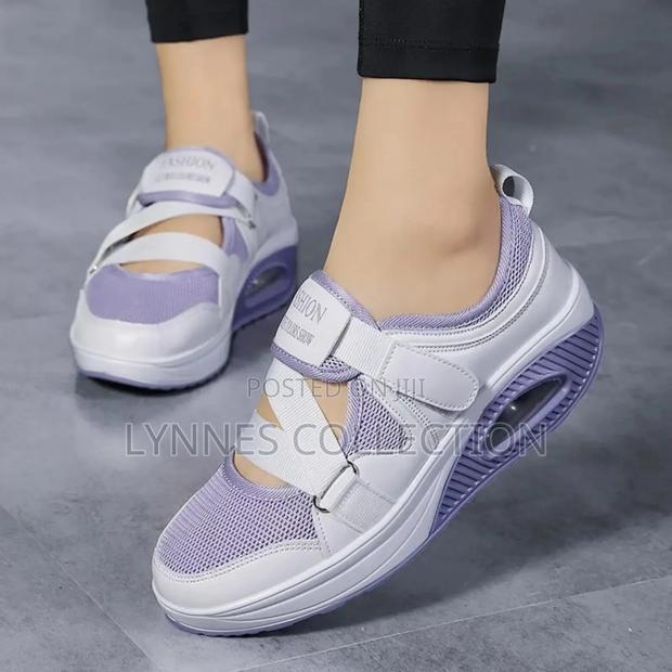 Ladies Fashion Sneakers - thumbnail 3