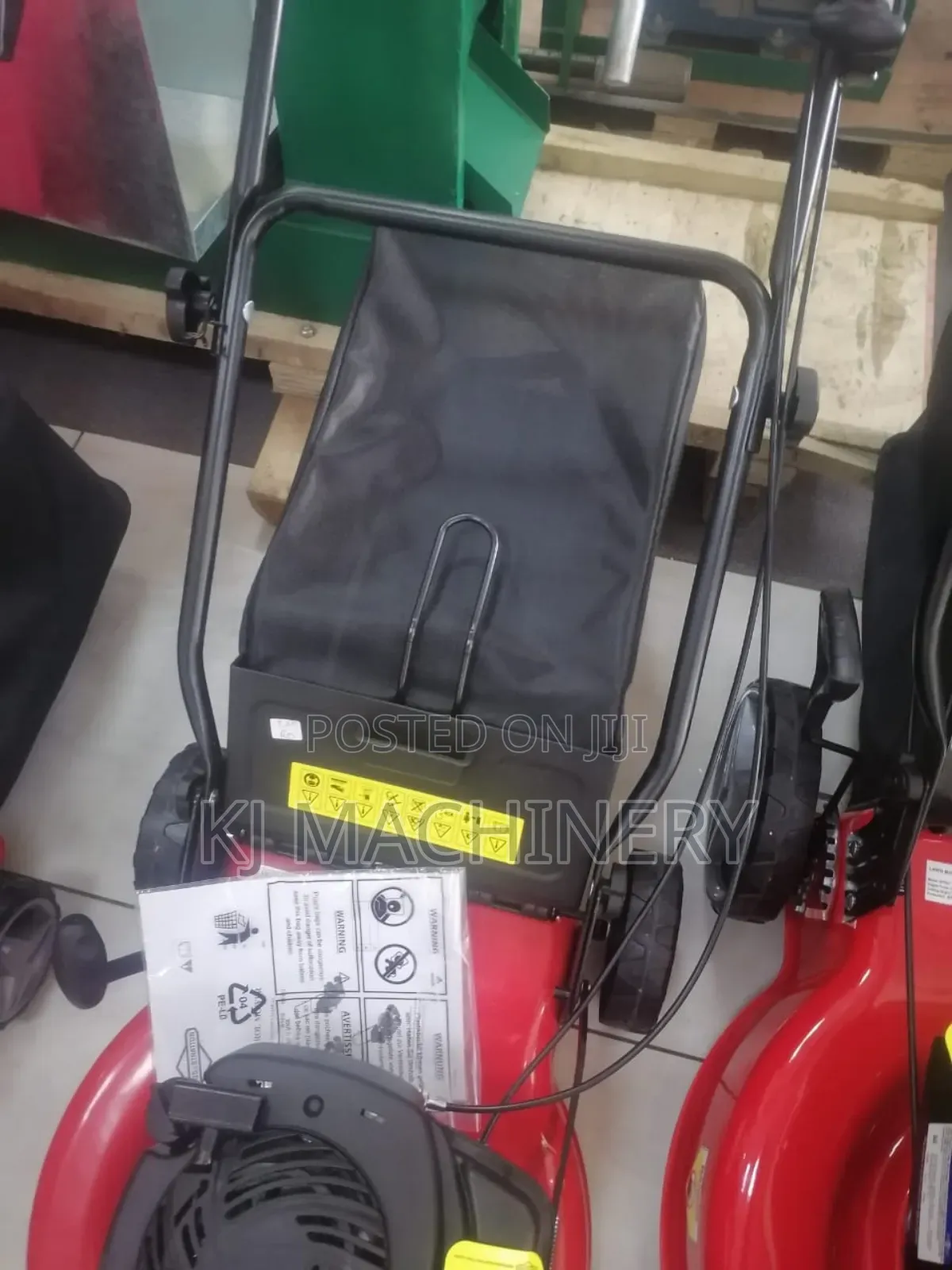 Briggs and Stratton Lawn Mower 16inches in Stock