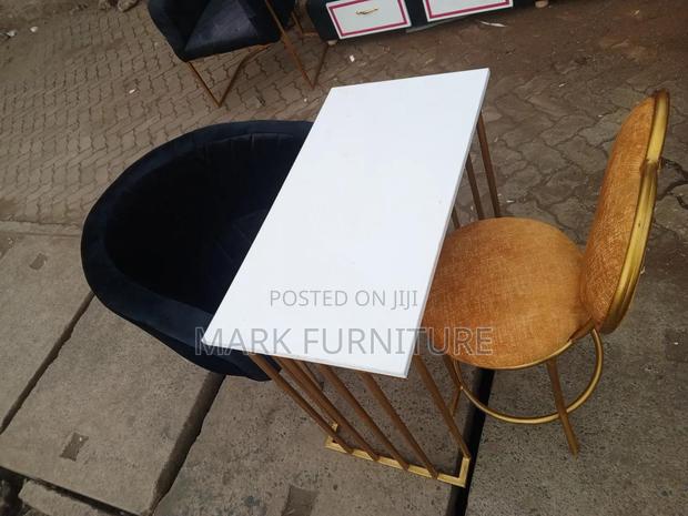 Manicure Table and Chairs