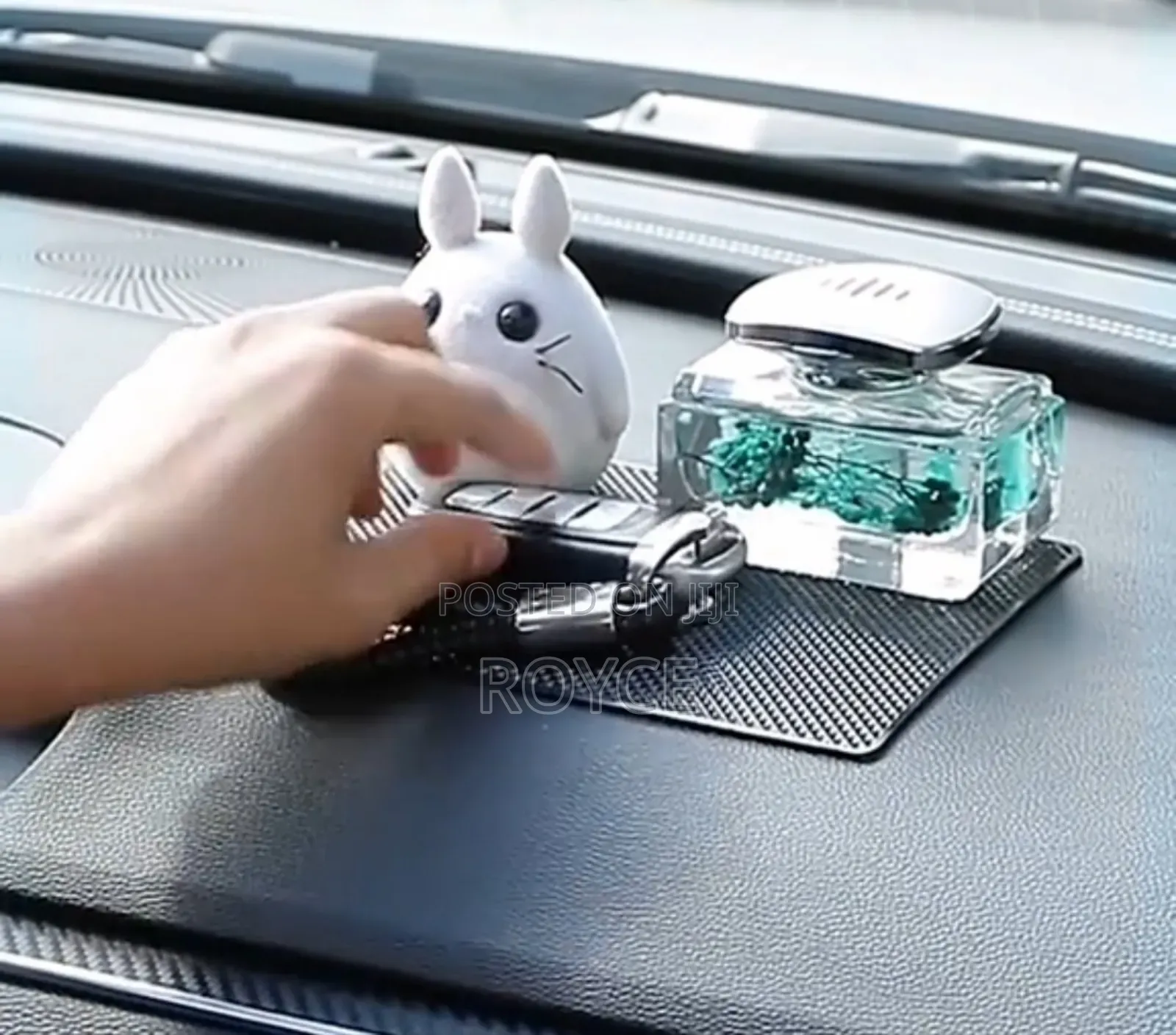 Dashboard Anti-Slip Mat - { 27* 15cm}