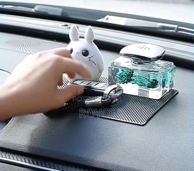Dashboard Anti-Slip Mat - { 27* 15cm} - thumbnail 3
