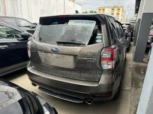 Subaru Forester 2.0XT Touring AWD 2017 Gold