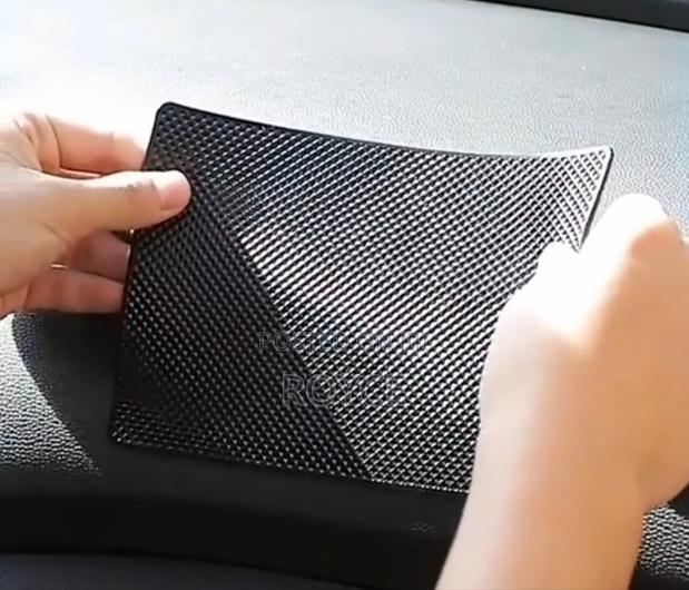 Dashboard Anti-Slip Mat - { 27* 15cm} - thumbnail 5