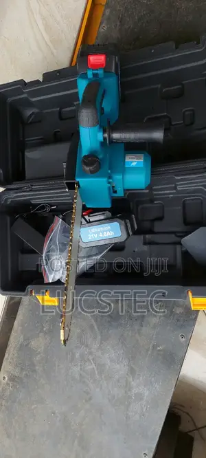 10' Cordless Chainsaw 21v