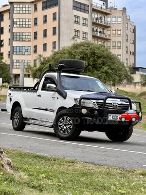 Toyota Hilux 2015 White