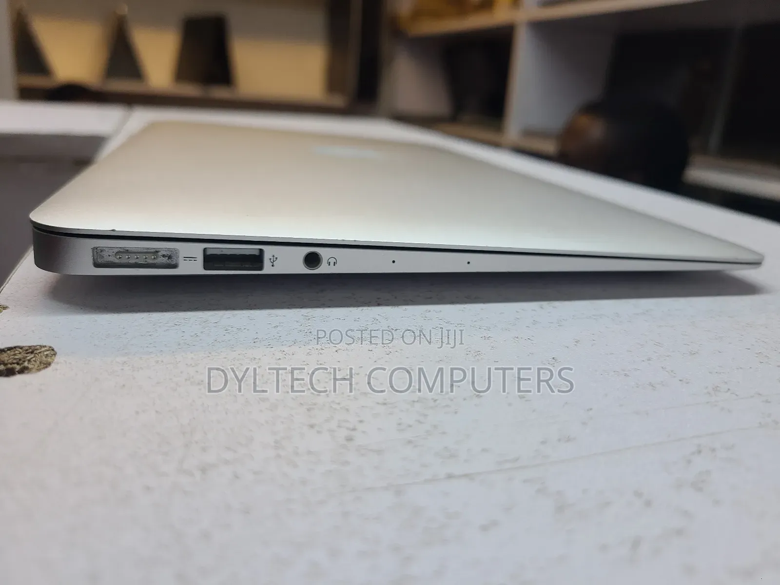 Laptop Apple MacBook Air 4GB Intel Core I5 SSD 128GB