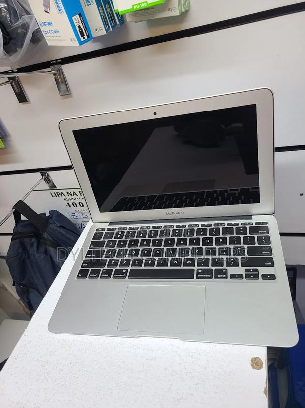 Laptop Apple MacBook Air 4GB Intel Core I5 SSD 128GB - main view