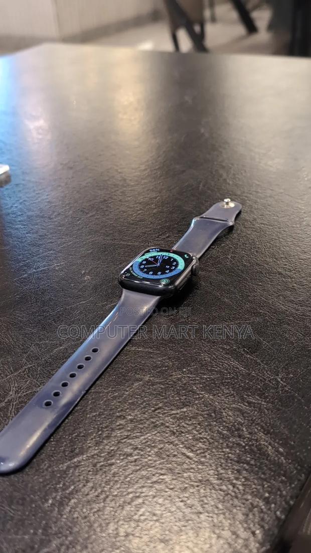Apple Watch Series 7 45mm - thumbnail 3